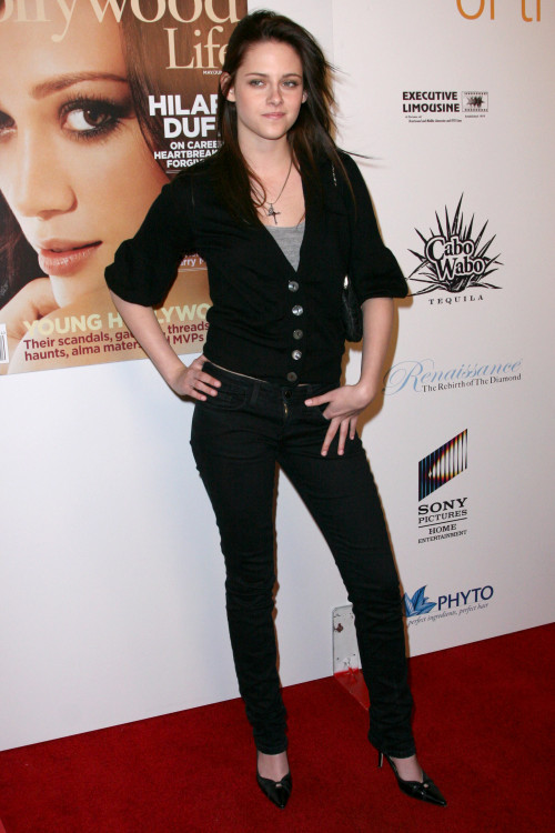 Kristen Stewart attends the Hollywood Life Magazine's 7th Annual Breakthrough of The Year Awards hel