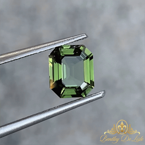 1.57ct green emerald cut australian sapphire bentley de lisle brisbane jeweller