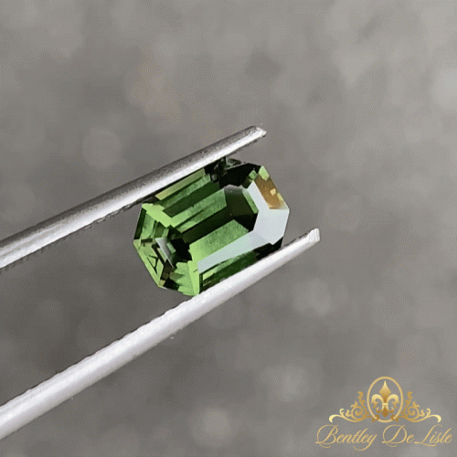 1.67ct-australian-olive-green-sapphire-emerald-cut-bentley-de-lisle-brisbane-paddington.gif
