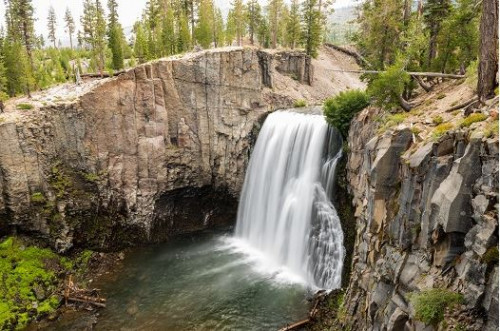 Rainbow Falls is one of the most stunning natural features in the Mammoth Mountain area. Learn when it opens to the public and the best ways to access it.
https://asomammoth.com/when-rainbow-falls-is-open/