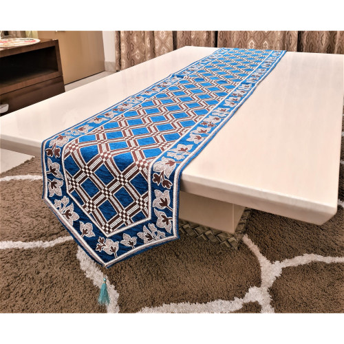 Groki_Table-Runner_72_1.jpg