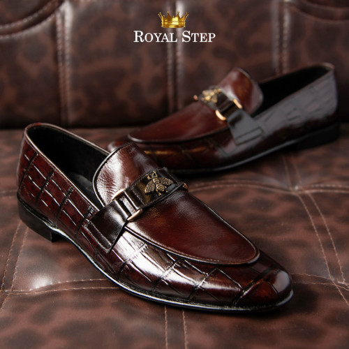 Step into a world where comfort and class coexist. Our leather shoes are not just about making a fashion statement; they're about embracing a lifestyle. Immerse yourself in the luxury of fine craftsmanship and unparalleled style.

Rawalpindi: Shop No. 50 1st Floor Zarkon Plaza Behind Outfitter Saddar Rawalpindi.
Lahore: Near Wapda Town Round About, Adjacent Shirt & Tie Shop Lahore

royalstepshoes@info.com

Phone Lahore: (+92) 335 6792776
Phone Rawalpindi: (+92) 307 5356882

https://www.royalstepshops.com/