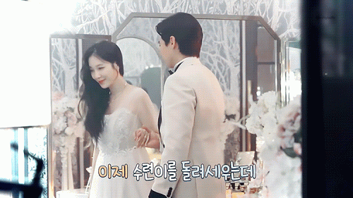 https://tv.naver.com/v/22165252
[메이킹] 케미뿜뿜↗ 약혼식 비하인드
#펜트하우스 #심수련 #로건리
